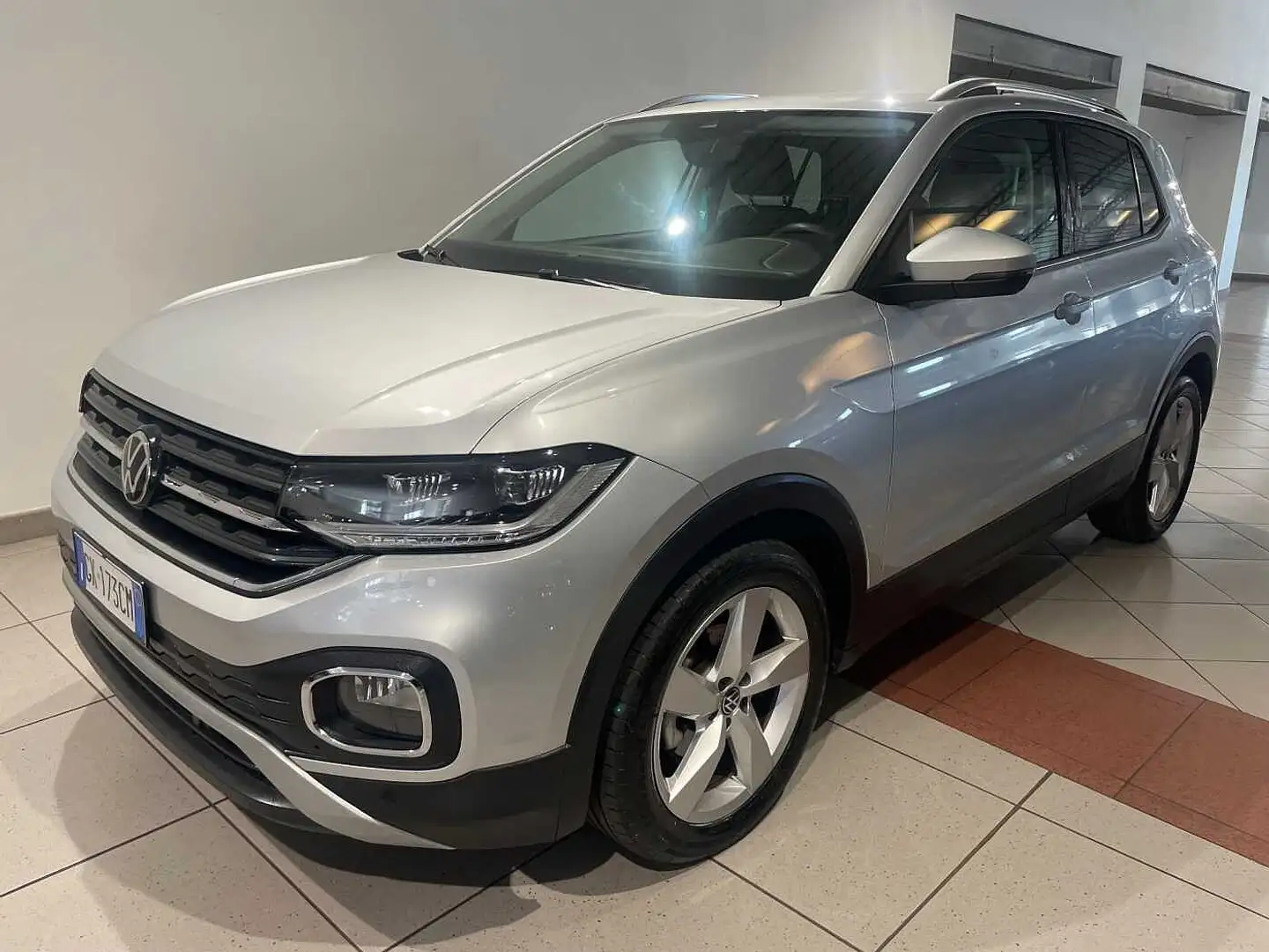 Volkswagen T-Cross 1.0 TSI 110 CV Advanced Plateado - 1
