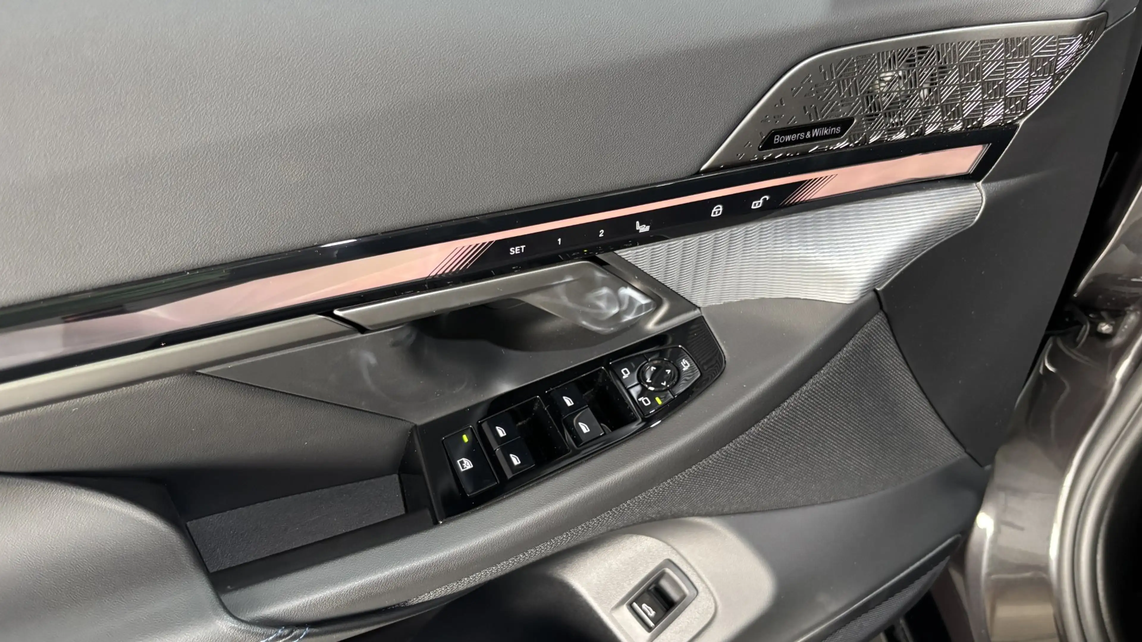 BMW 540 d xDrive — photo 11