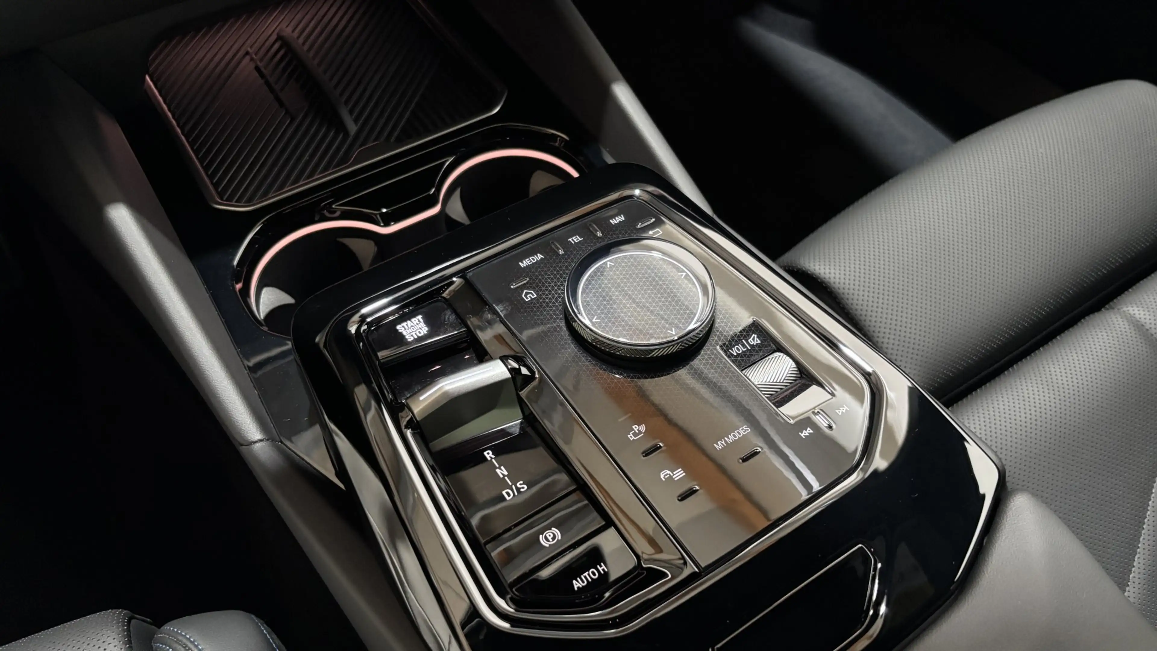 BMW 540 d xDrive — photo 10