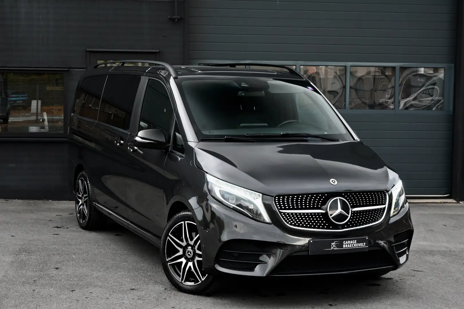Mercedes-Benz V 300 d AMGpack -Dubbele cab - Widescreen - 360°- BTW Grau - 2