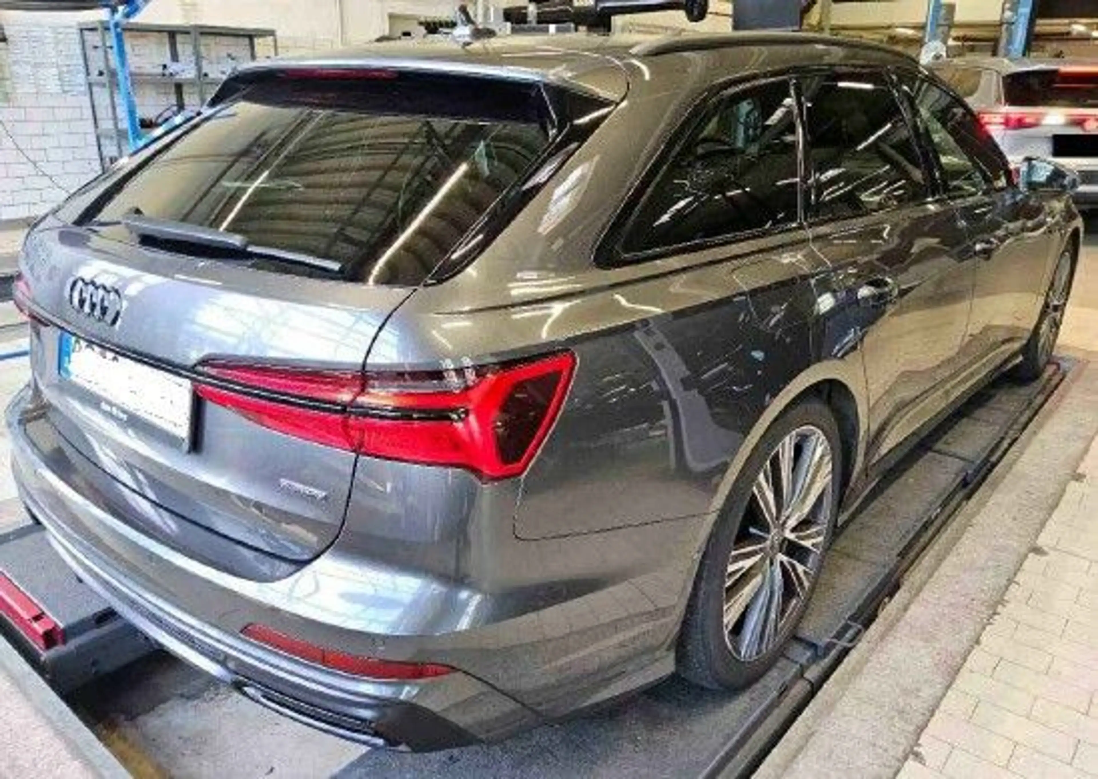 Audi A6 Avant 55TFSI qu S LINE BLACK HuD LEDER PANO — photo 4