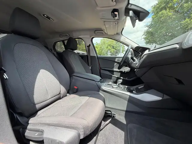 BMW 1 Series view 9