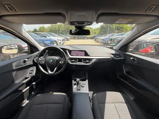 BMW 1 Series view 7