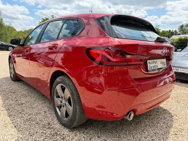 BMW 1 Series view 6