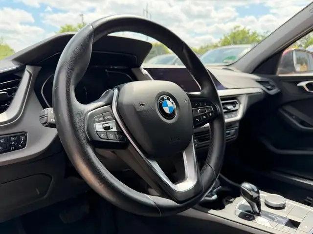 BMW 1 Series view 8
