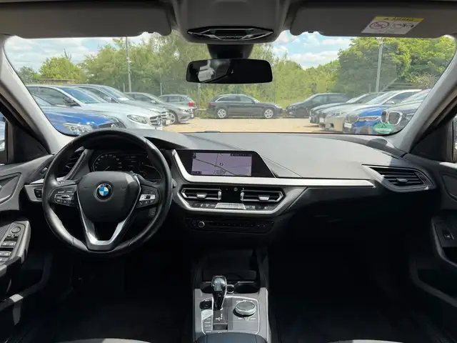 BMW 1 Series view 12
