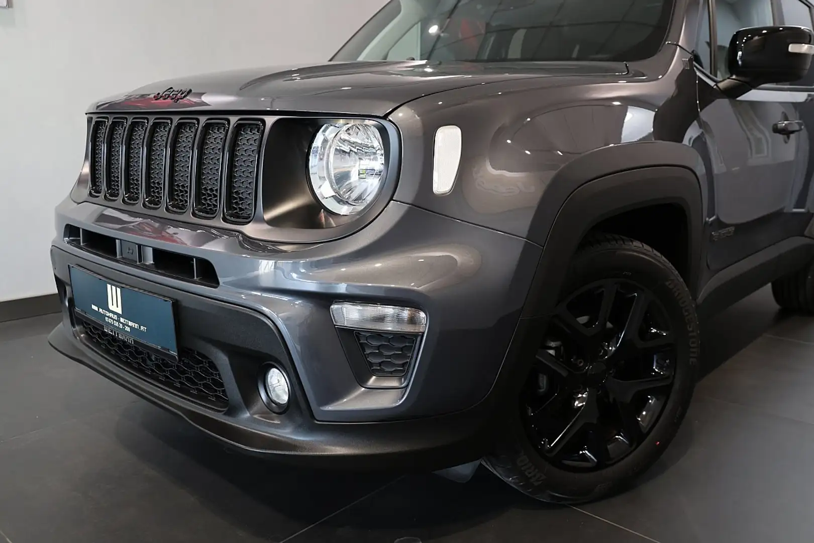 Jeep Renegade 1,0 MultiAir T3 FWD 6MT 120 Night Eagle Gris - 2