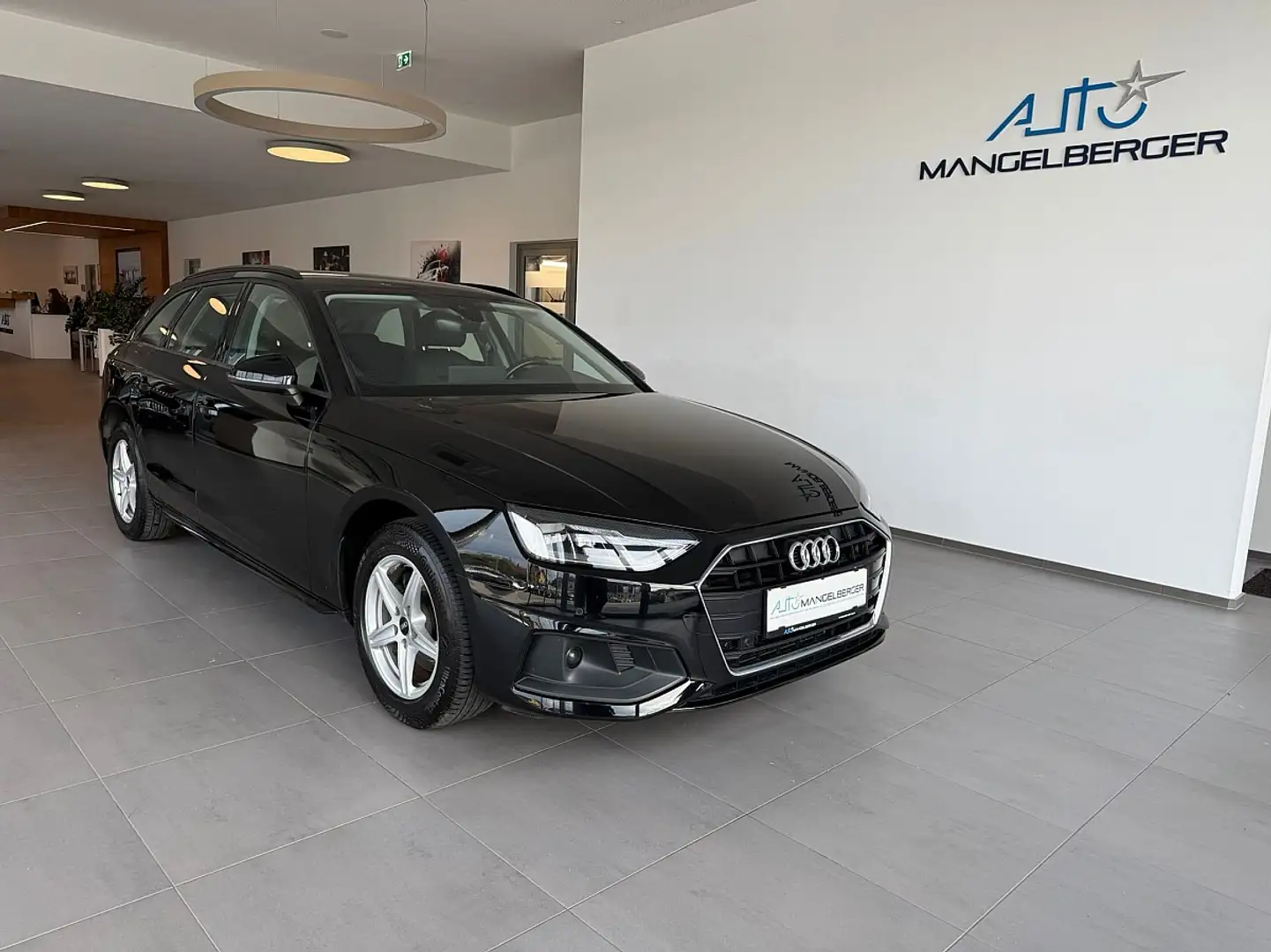 Audi A4 Avant 35 TDI S-tronic Schwarz - 1