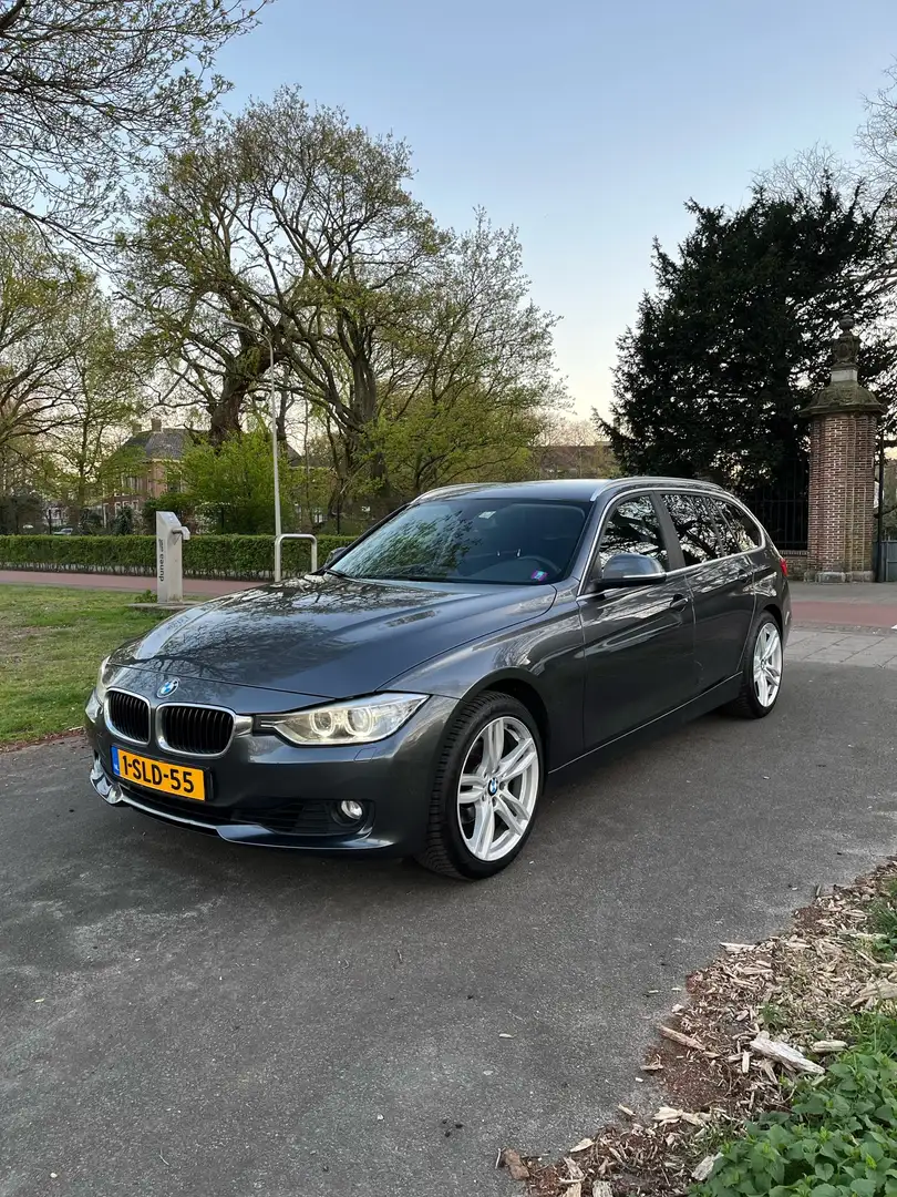 BMW 320 Executive Grijs - 1
