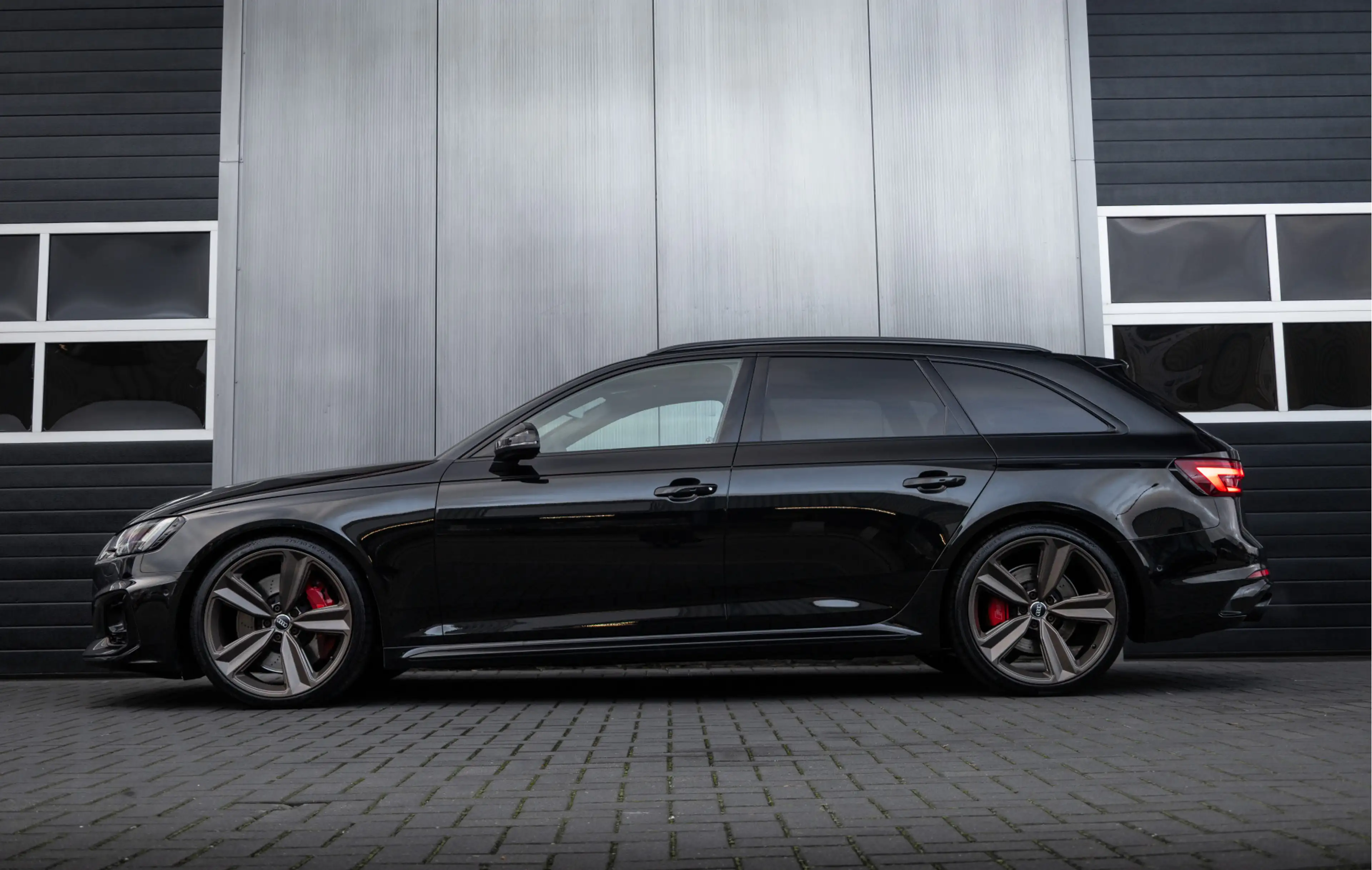 Audi RS4 Avant 2.9 TFSI 451 pk Quattro S-Line /RS-Stoelen/ — photo 2