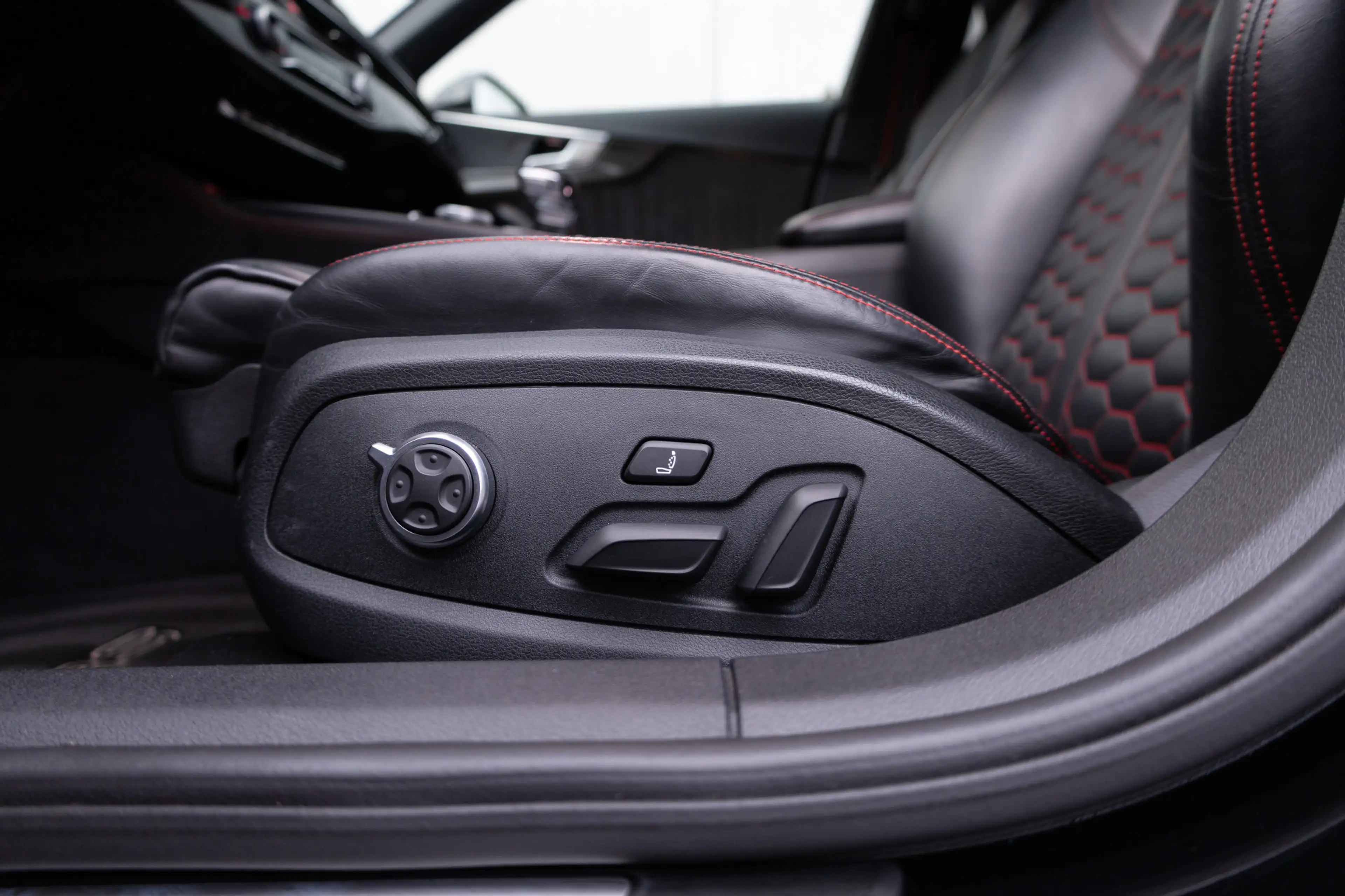 Audi RS4 Avant 2.9 TFSI 451 pk Quattro S-Line /RS-Stoelen/ — photo 17