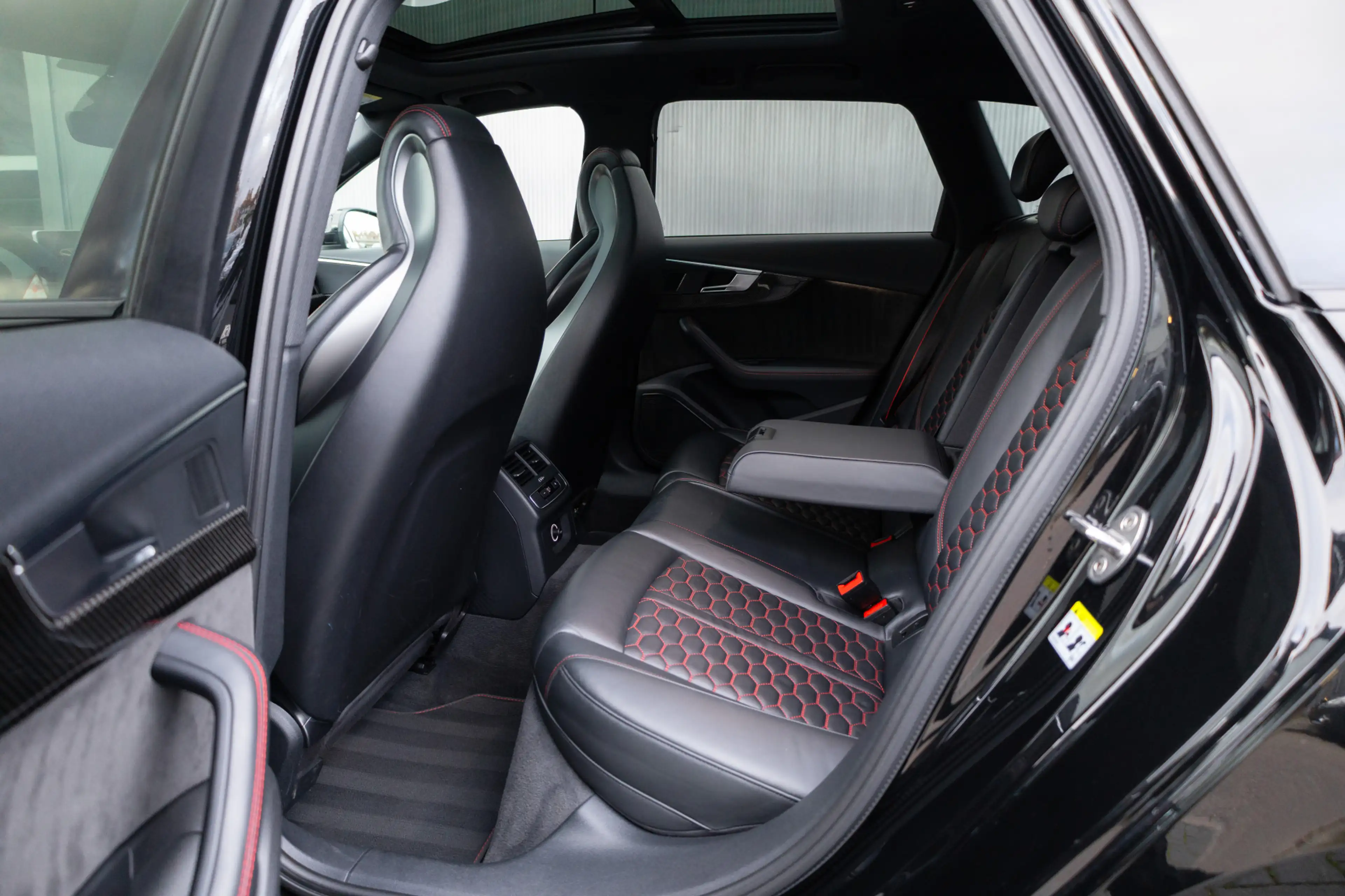 Audi RS4 Avant 2.9 TFSI 451 pk Quattro S-Line /RS-Stoelen/ — photo 18
