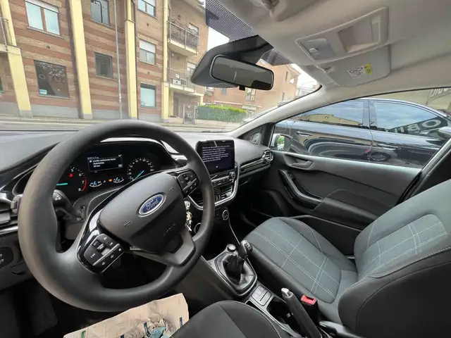 Ford Fiesta view 9