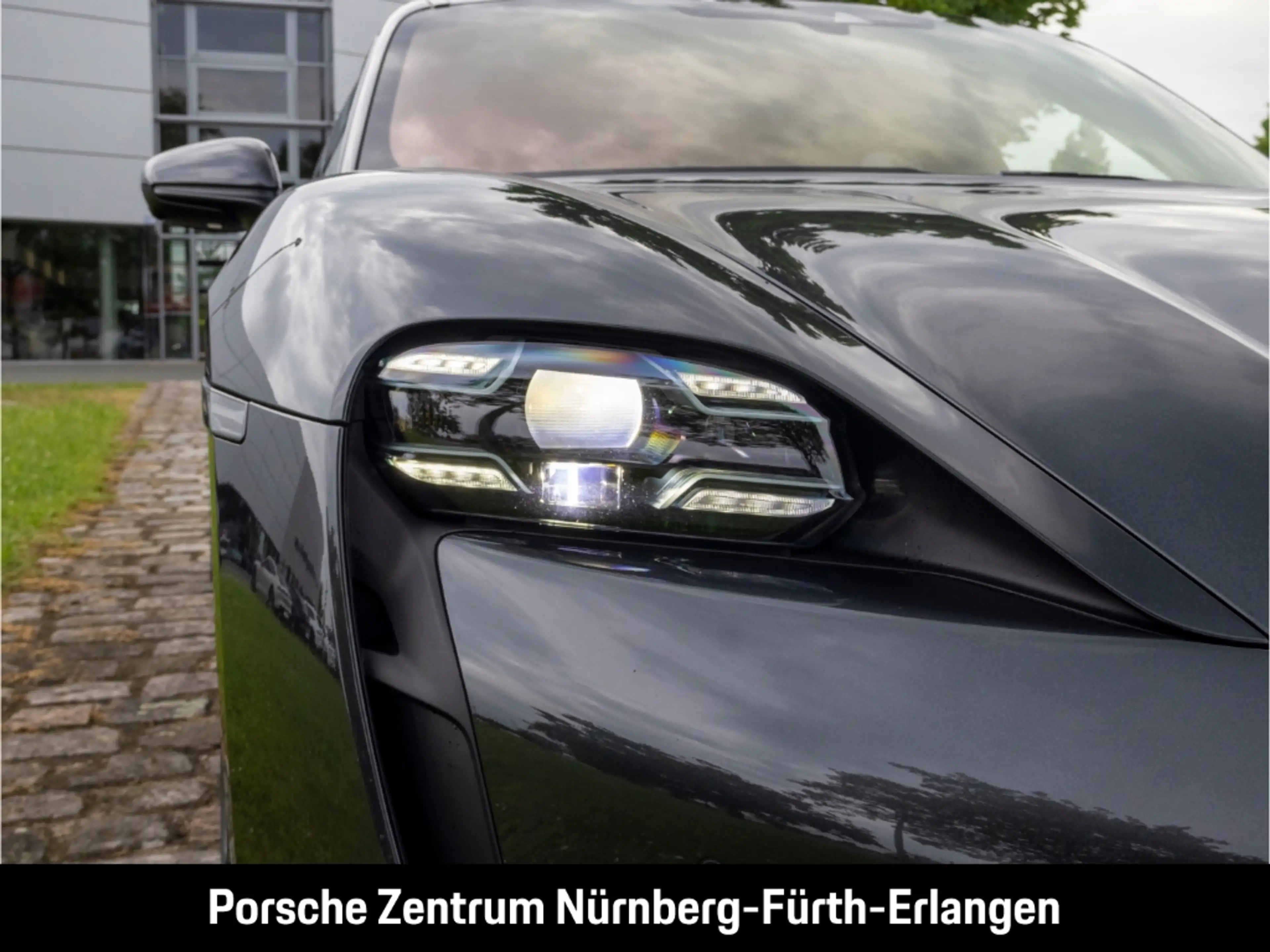Porsche Taycan 75 Jahre Luftfederung inkl. PASM BOSE LED-Matrix — photo 9