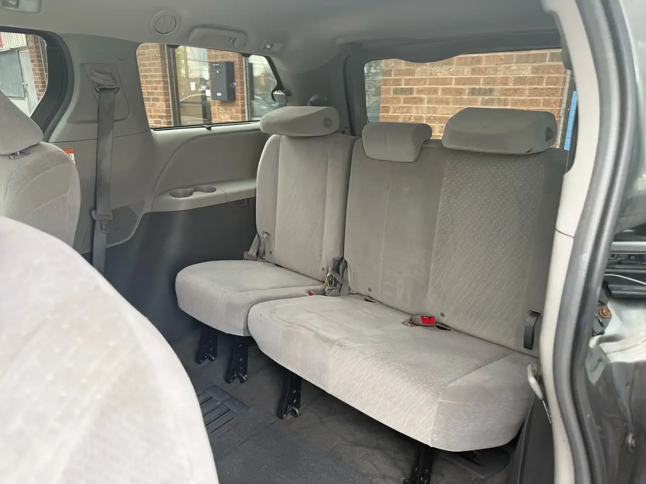 Toyota Sienna снимка Toyota Sienna