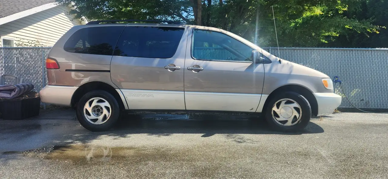 1999 Toyota Sienna