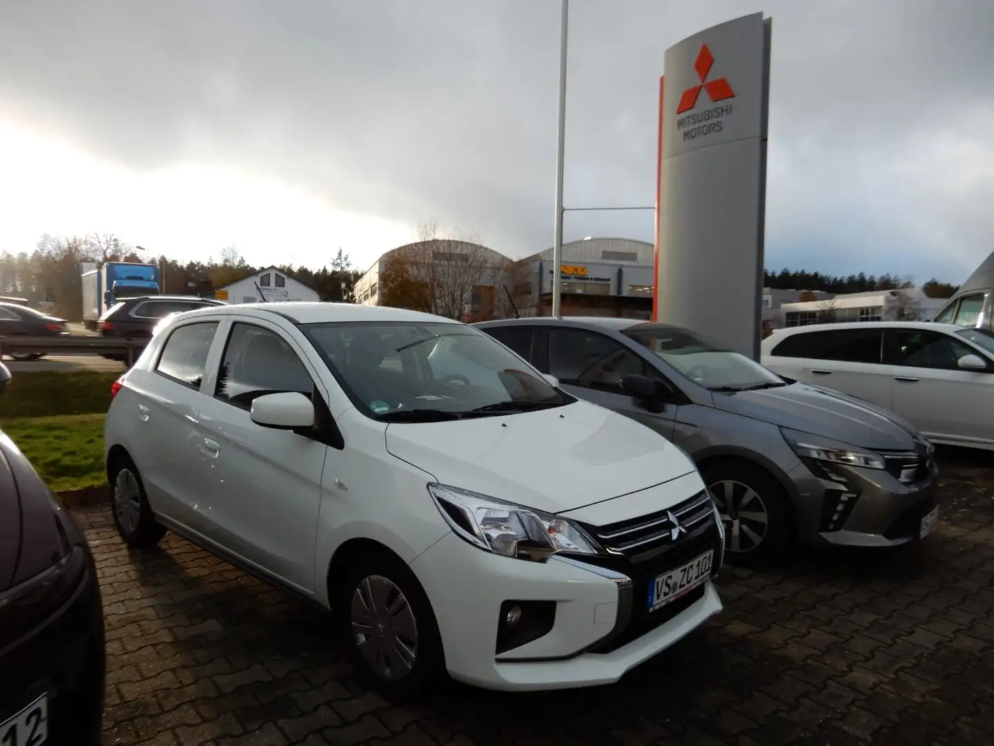 Mitsubishi Space Star MY24 Select 1.2 Klima Radio Blanc - 1