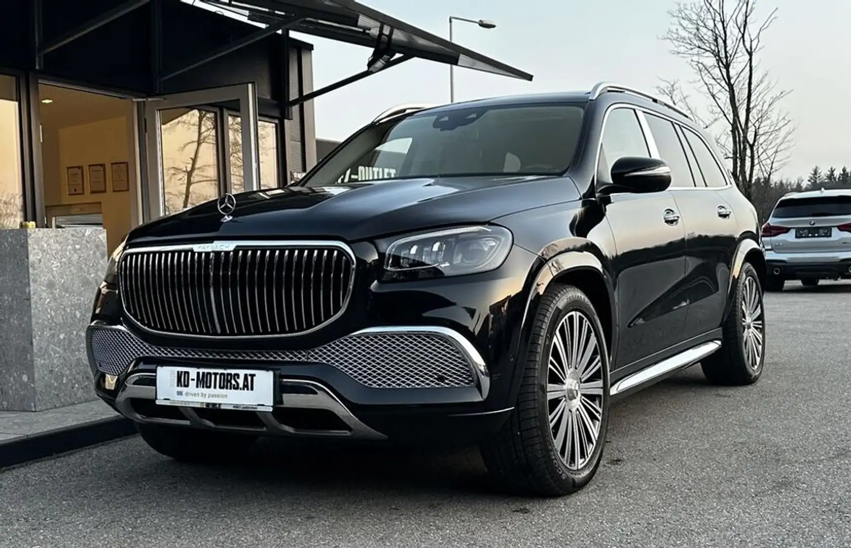 Mercedes-Benz GLS 600 Maybach 4Matic Schwarz - 1