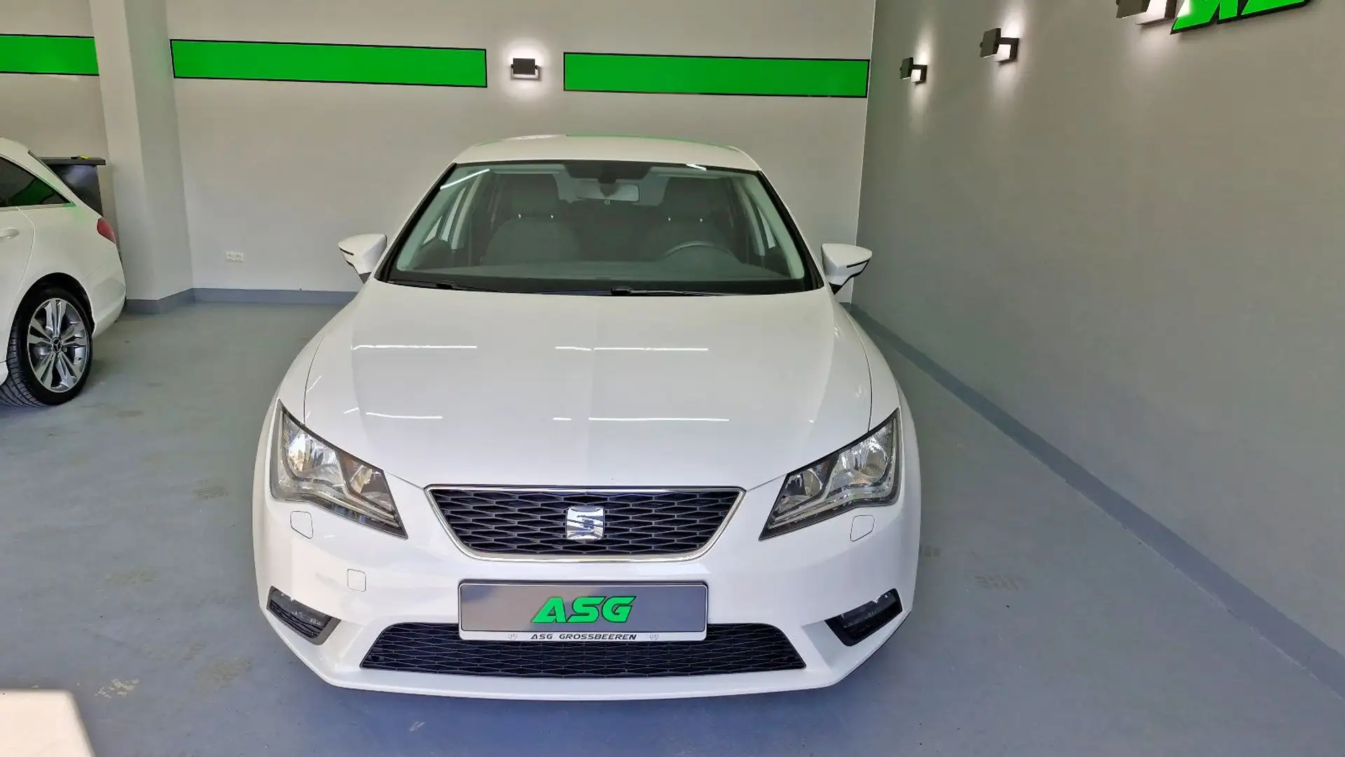 SEAT Leon Style -  PDC / Tempomat Weiß - 2