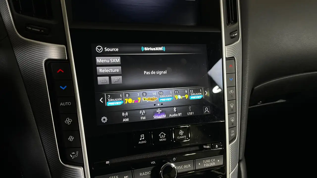 Infiniti Q50 снимка Infiniti Q50