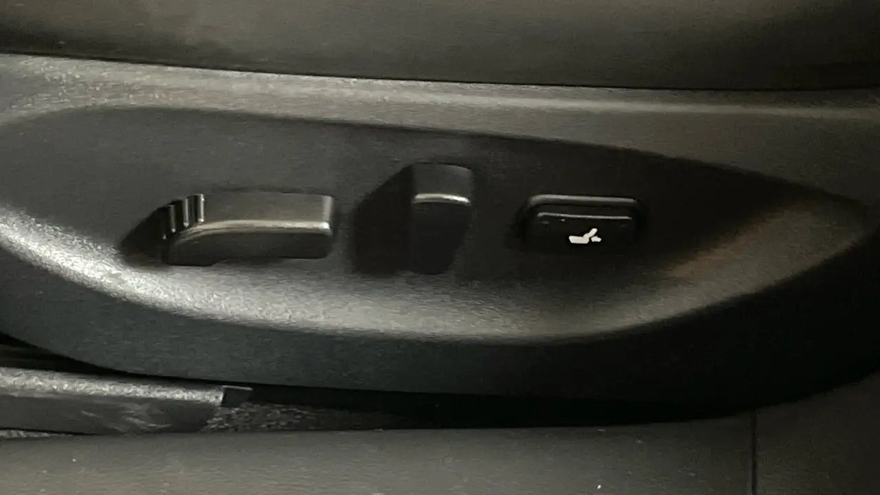 Infiniti Q50 снимка Infiniti Q50