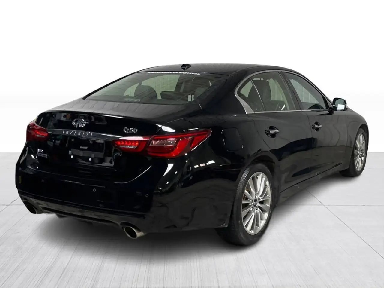 Infiniti Q50 снимка Infiniti Q50