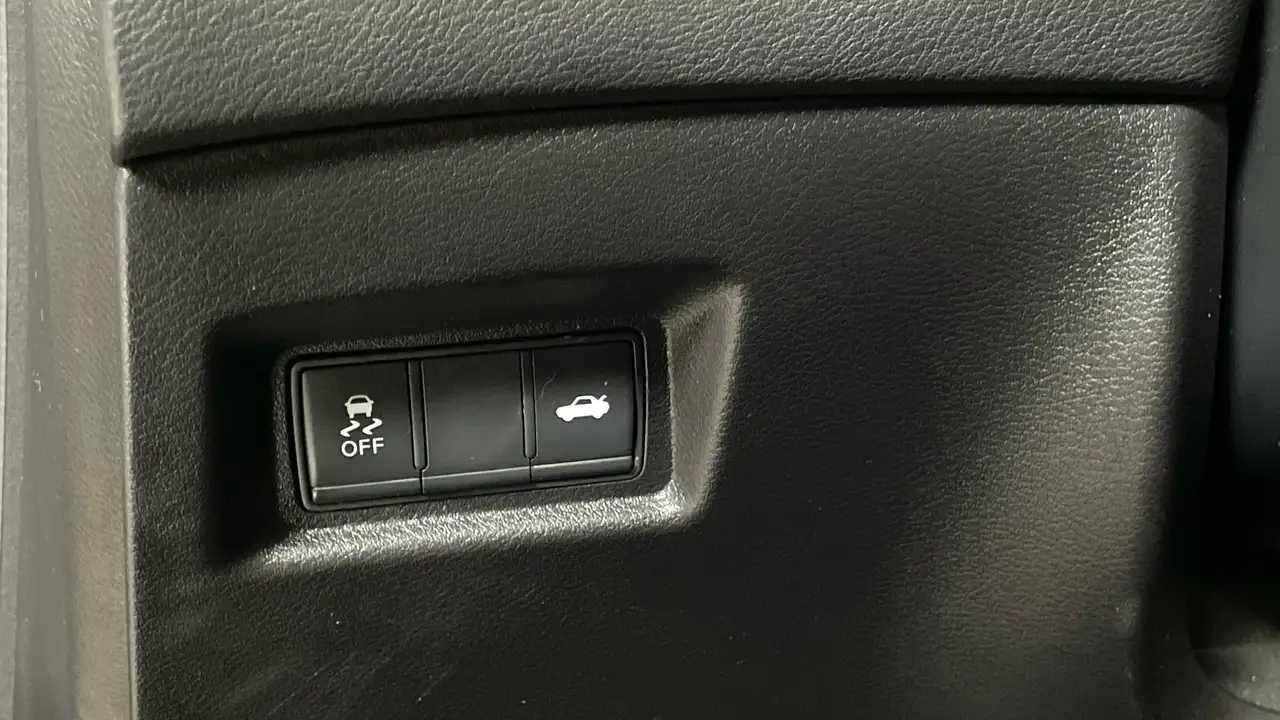 Infiniti Q50 снимка Infiniti Q50