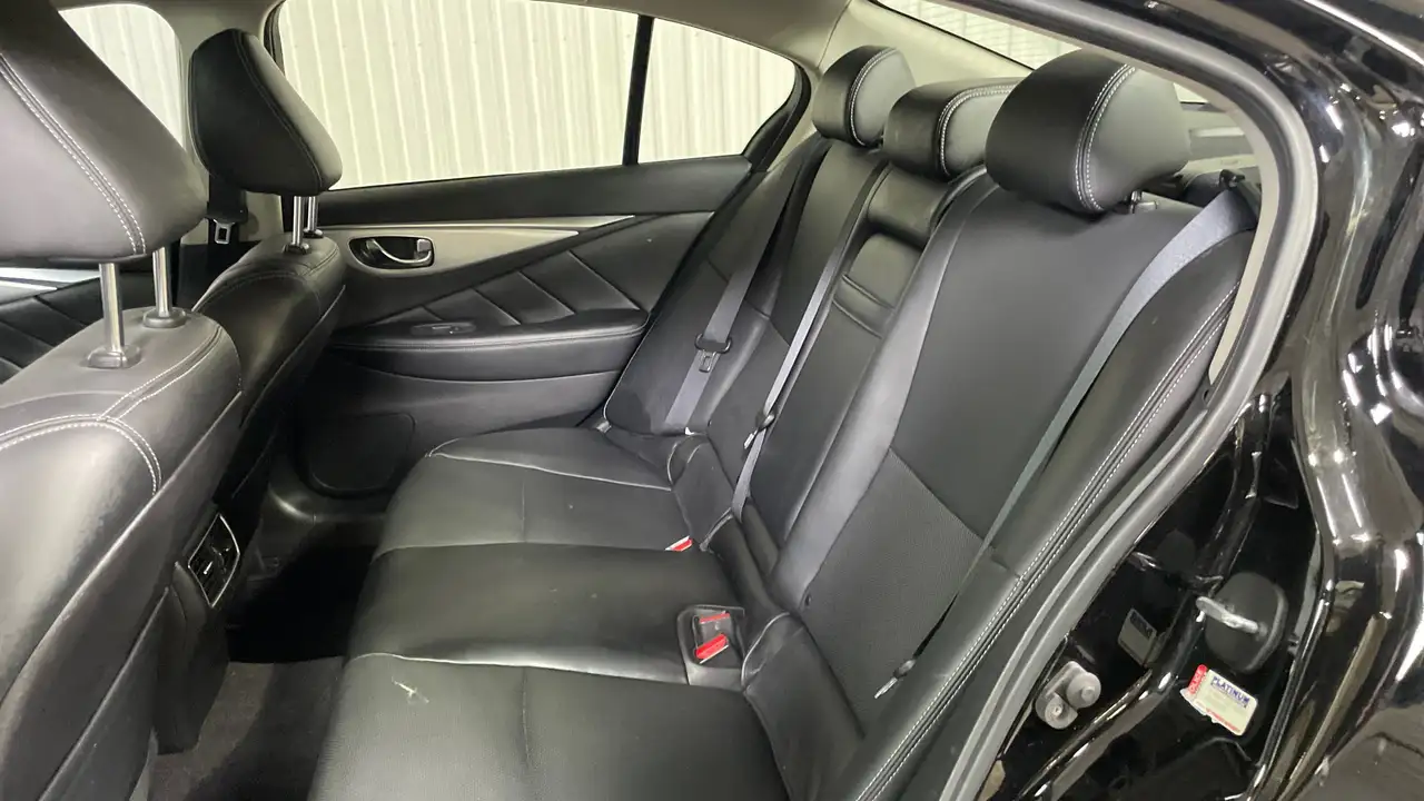 Infiniti Q50 снимка Infiniti Q50