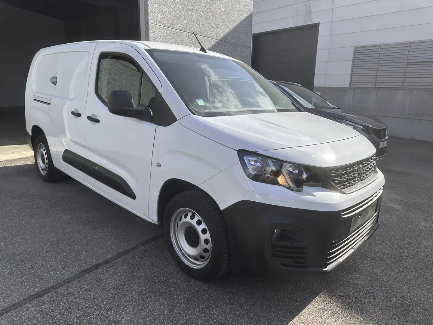 Peugeot Partner 1.5 BlueHDi L1 STD Light Pro S/S (EU6.2) bijela - 1