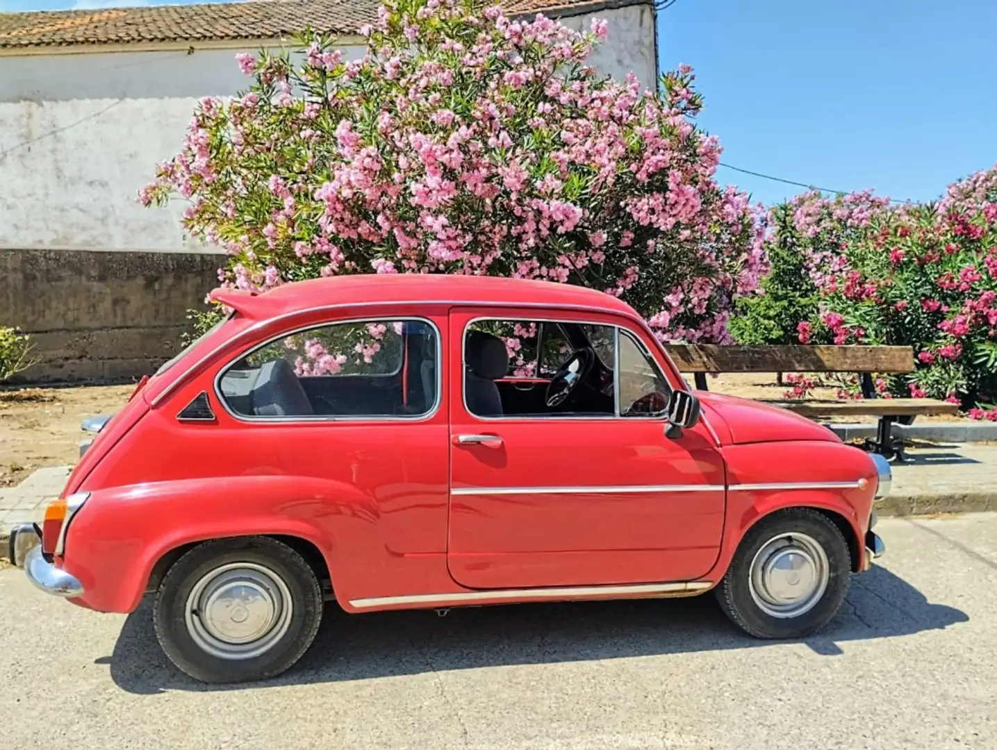SEAT 600 E Rood - 2