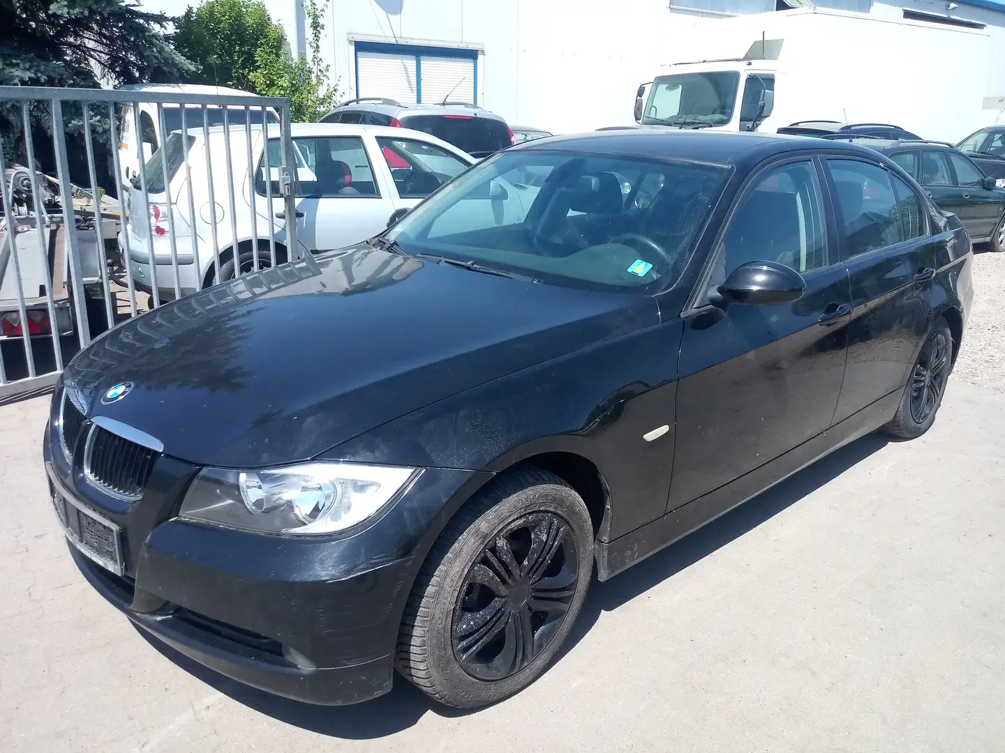 BMW 318 I DEFEKT! Schwarz - 1