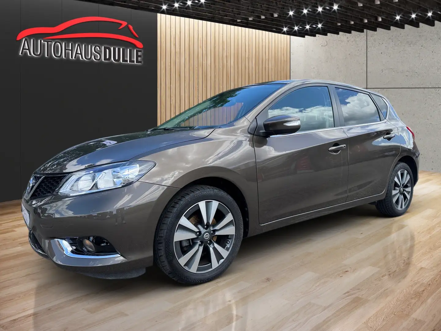 Nissan Pulsar N-Tec Braun - 1