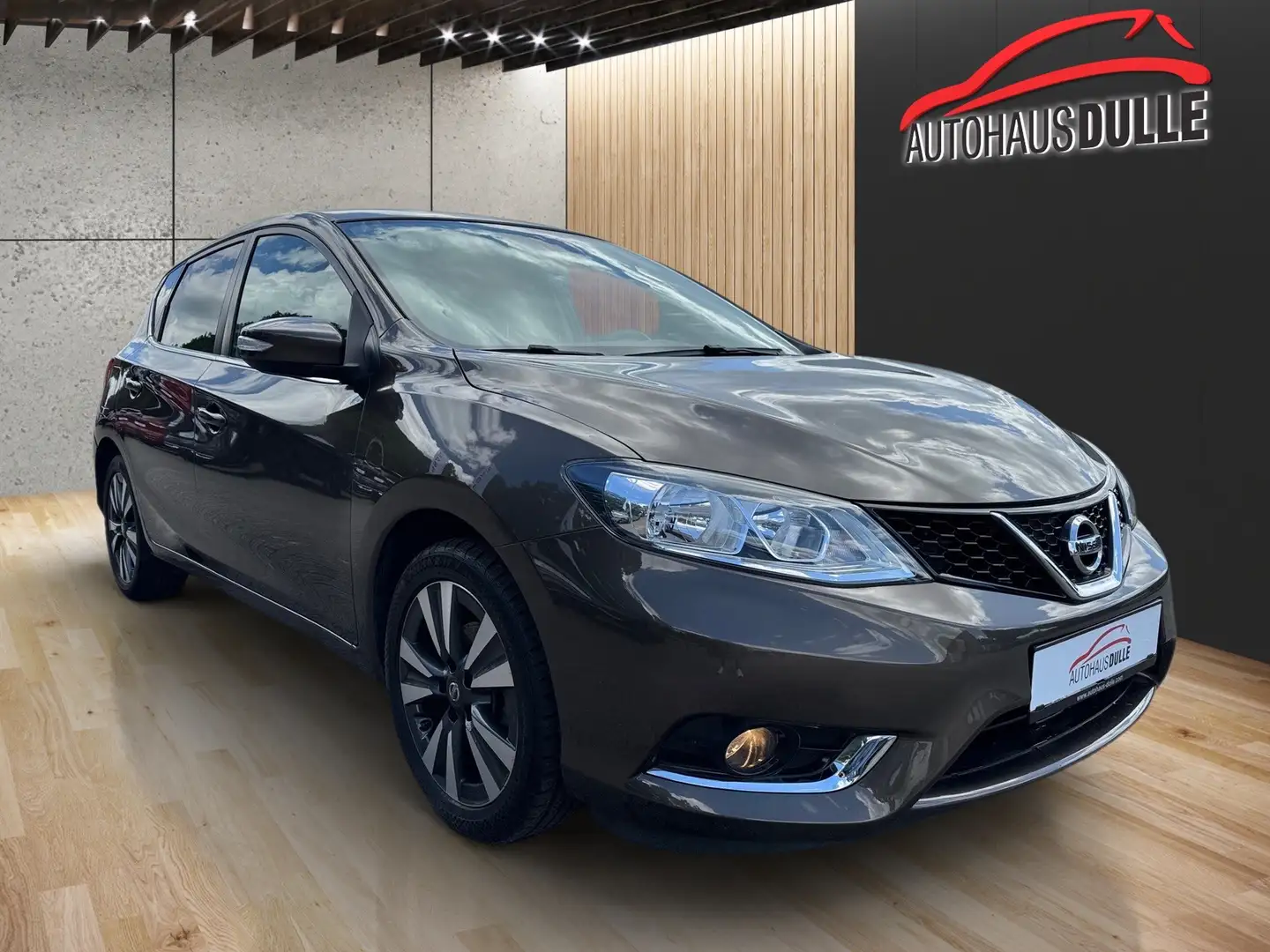 Nissan Pulsar N-Tec Braun - 2