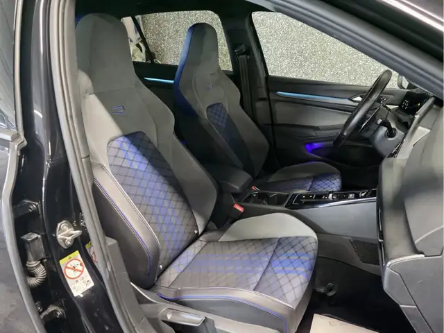 Volkswagen Golf view 6