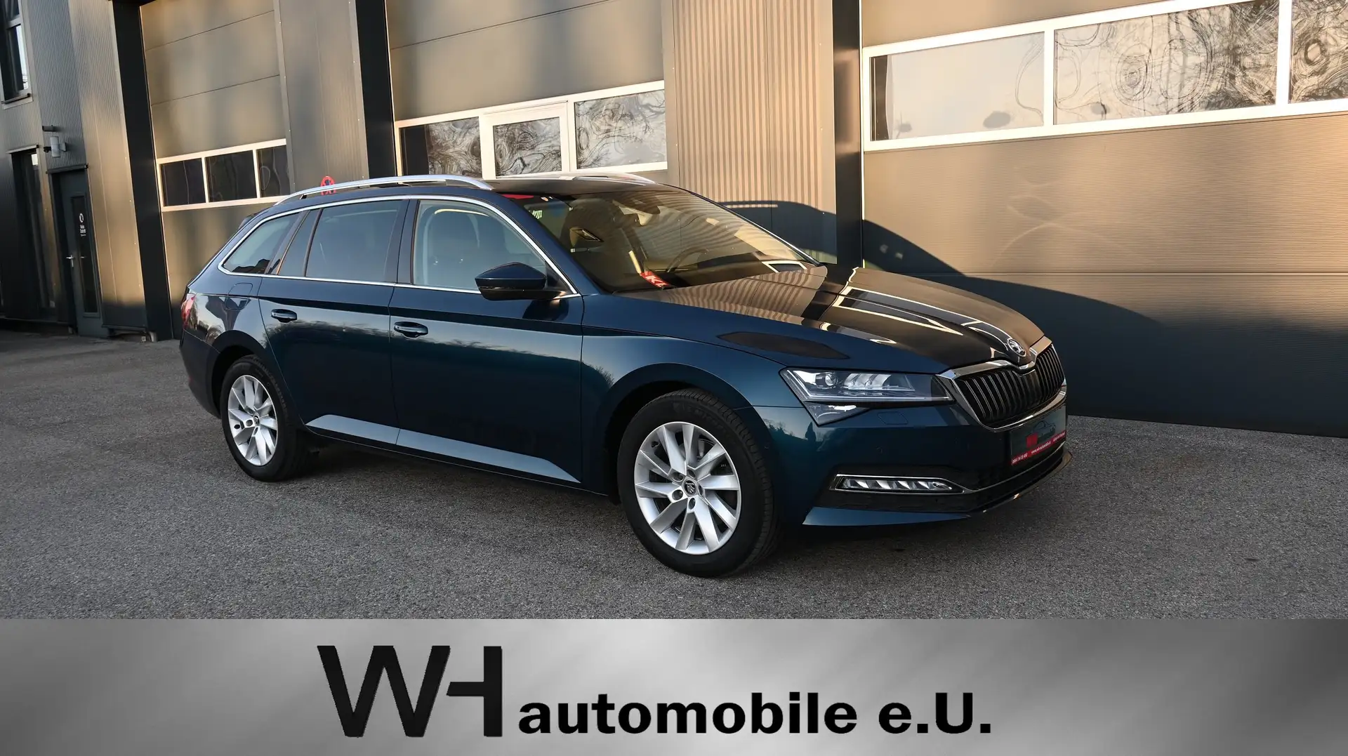Skoda Superb Superb Kombi 2,0 TDI Style / AHV / PANO / KEYLESS Blau - 1