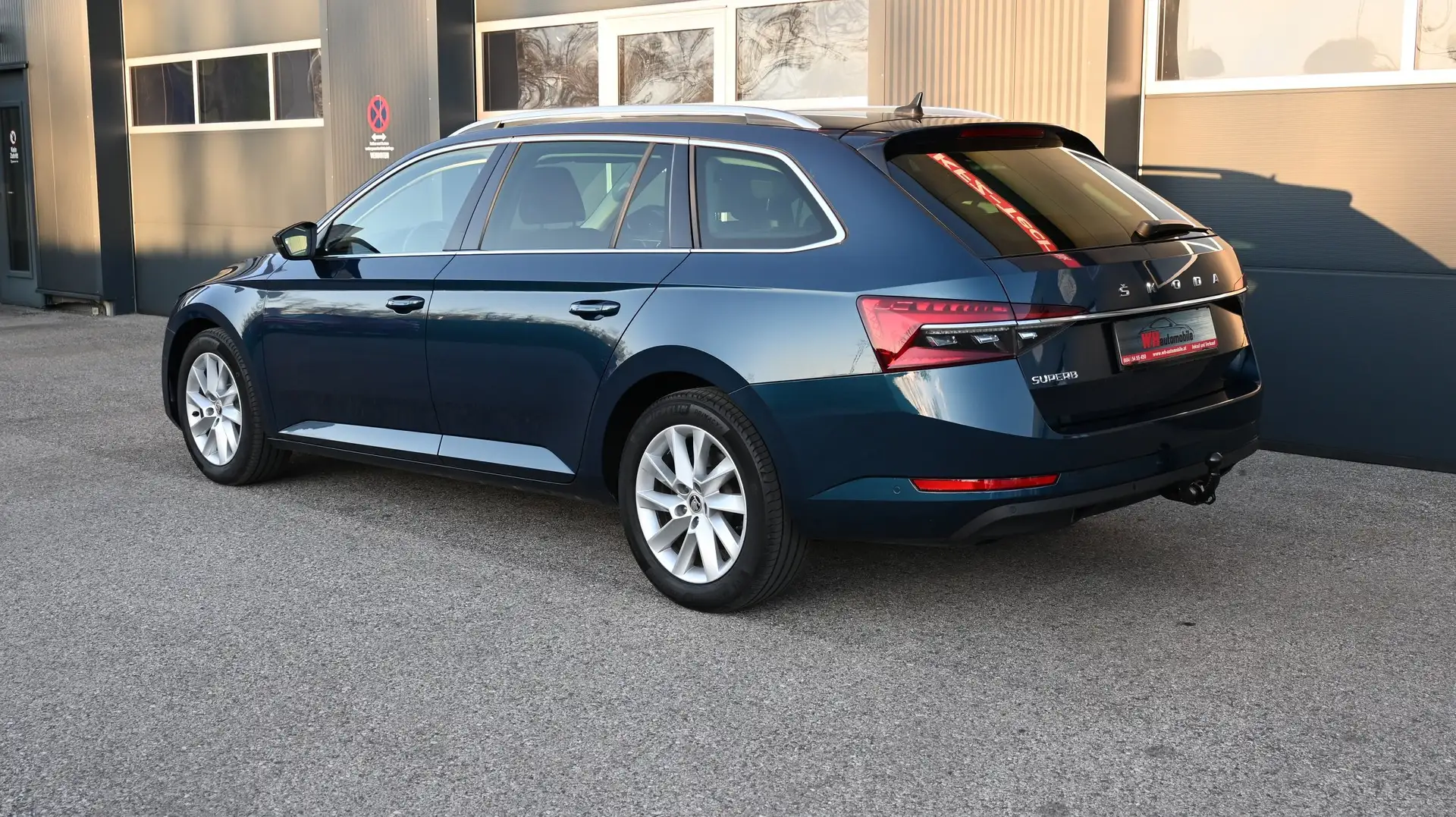Skoda Superb Superb Kombi 2,0 TDI Style / AHV / PANO / KEYLESS Blau - 2