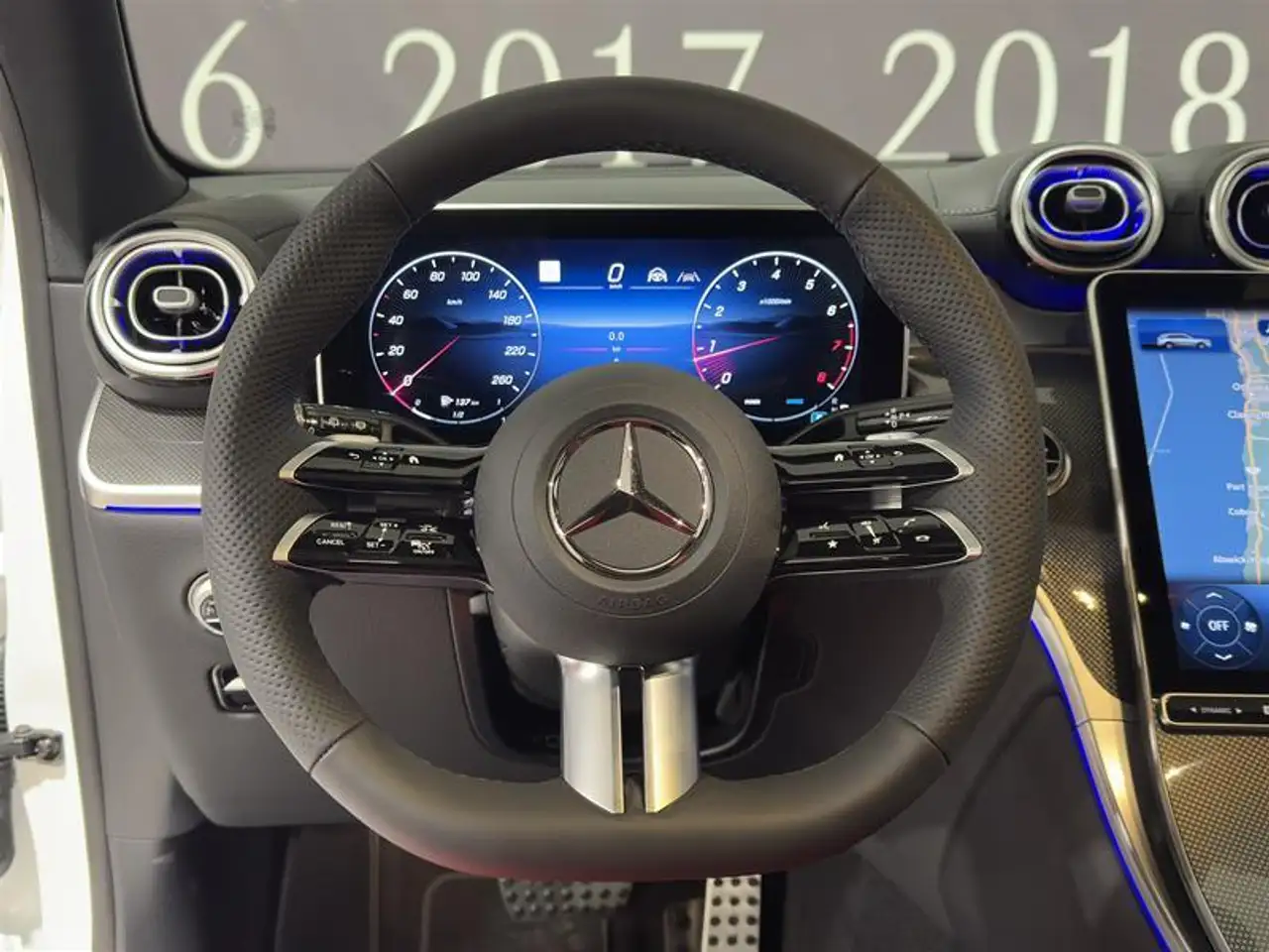 Mercedes-Benz GLC снимка Mercedes-Benz GLC