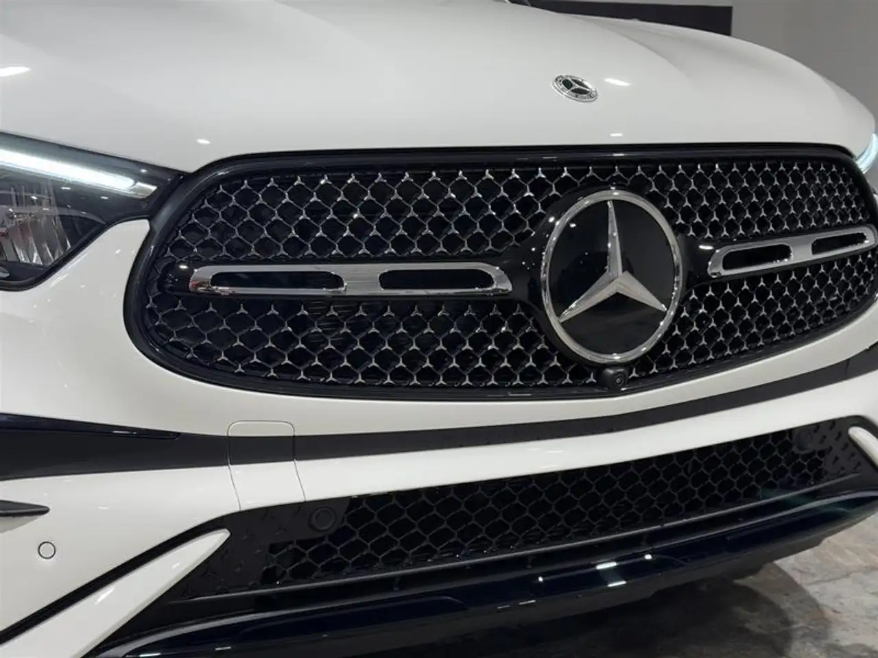 Mercedes-Benz GLC снимка Mercedes-Benz GLC