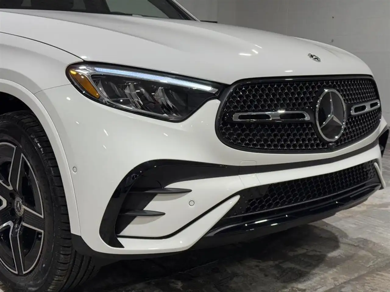 Mercedes-Benz GLC снимка Mercedes-Benz GLC