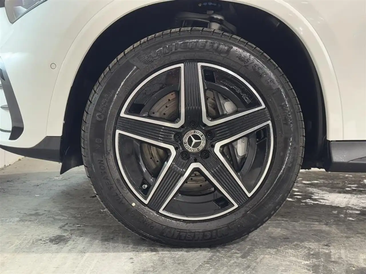Mercedes-Benz GLC снимка Mercedes-Benz GLC