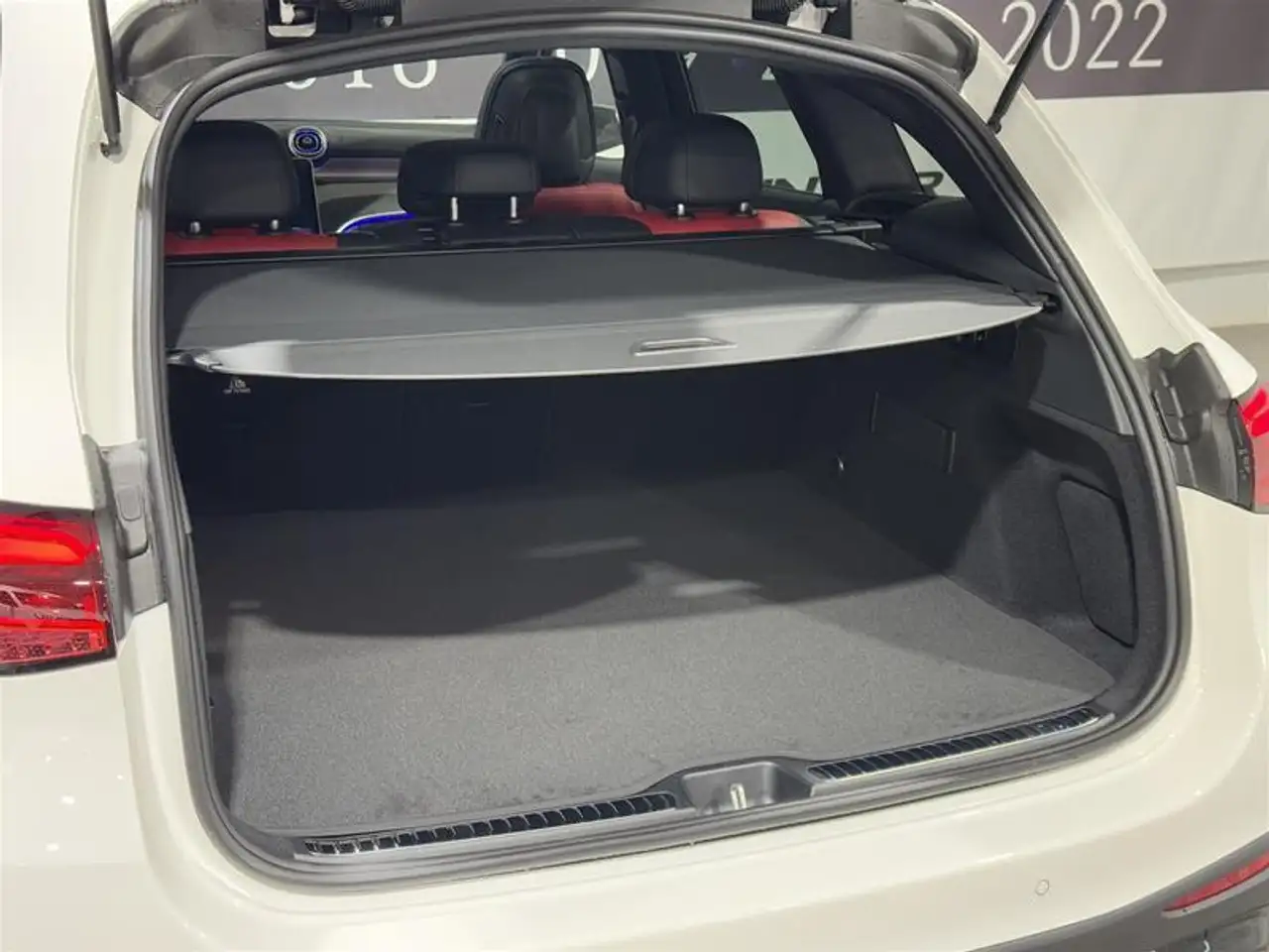 Mercedes-Benz GLC снимка Mercedes-Benz GLC