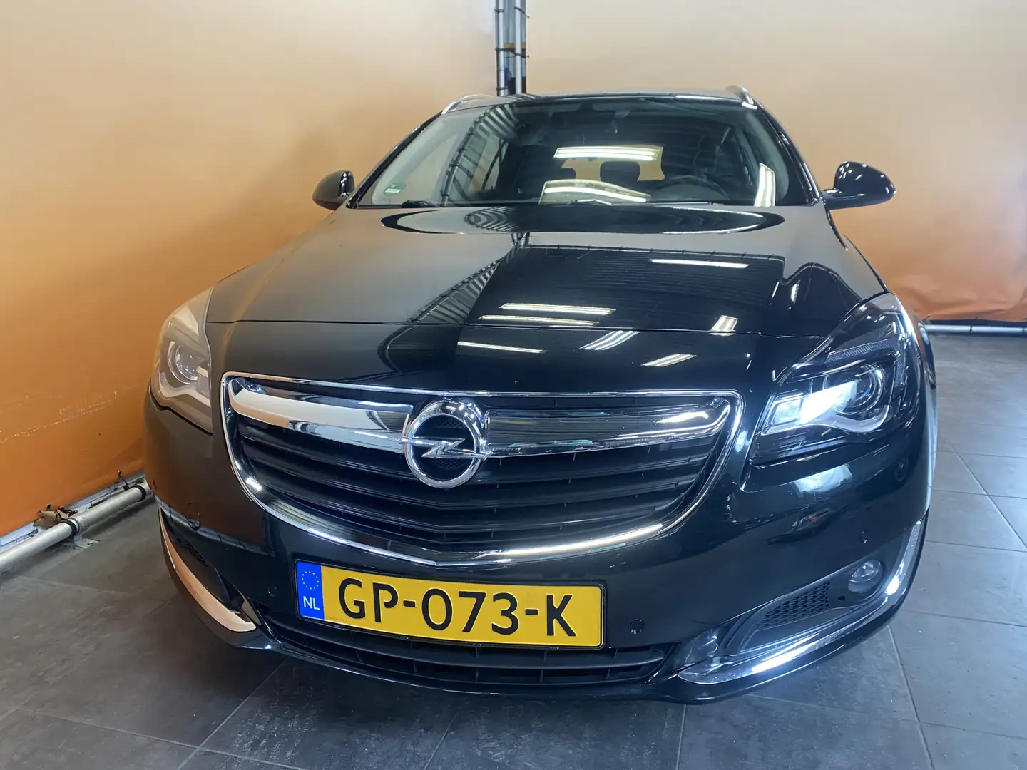 Opel Insignia Sports Tourer 1.6 T Edition trekhaak Zwart - 2