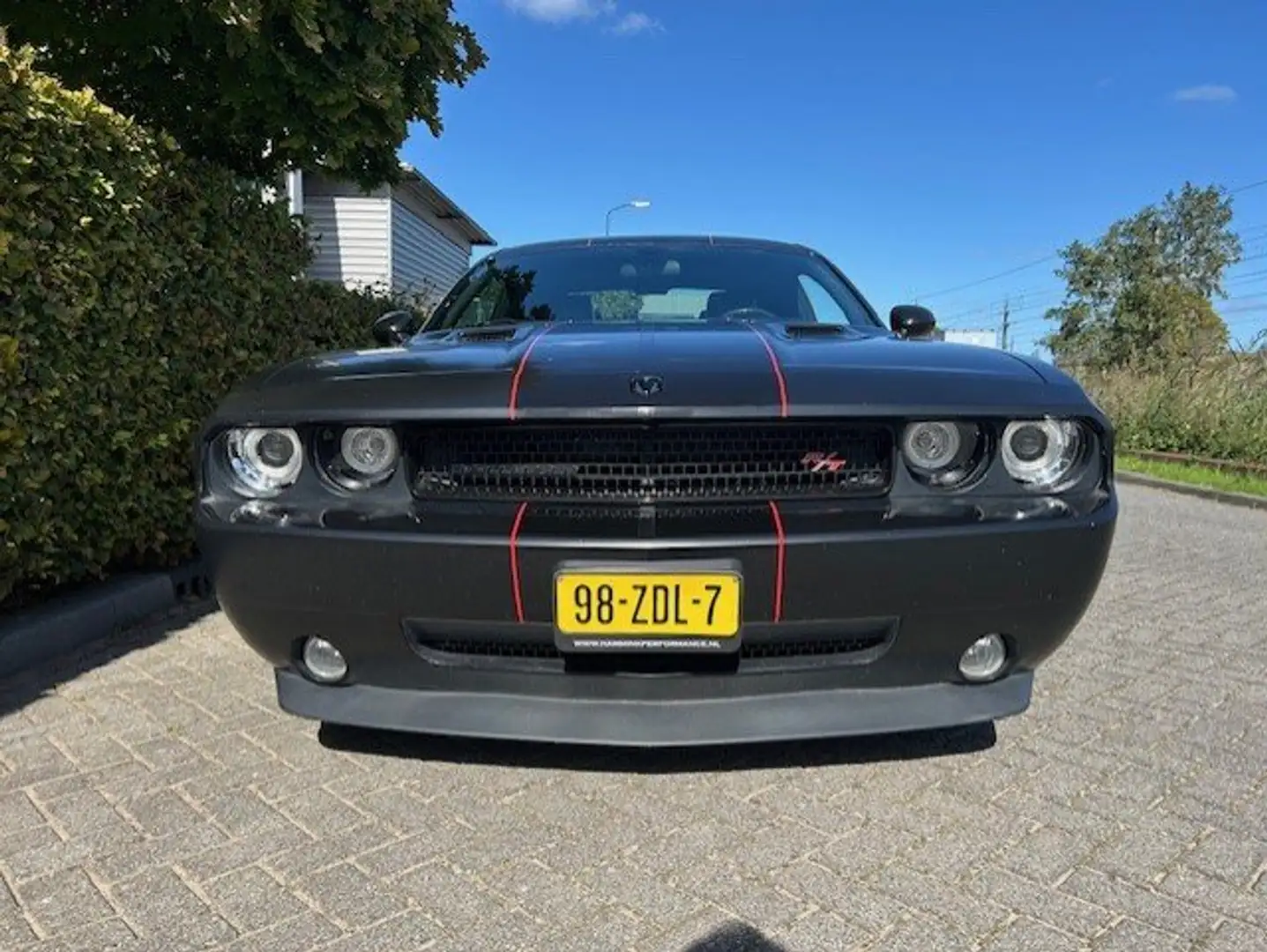 Dodge Challenger 5.7L v8 HEMI Schwarz - 2