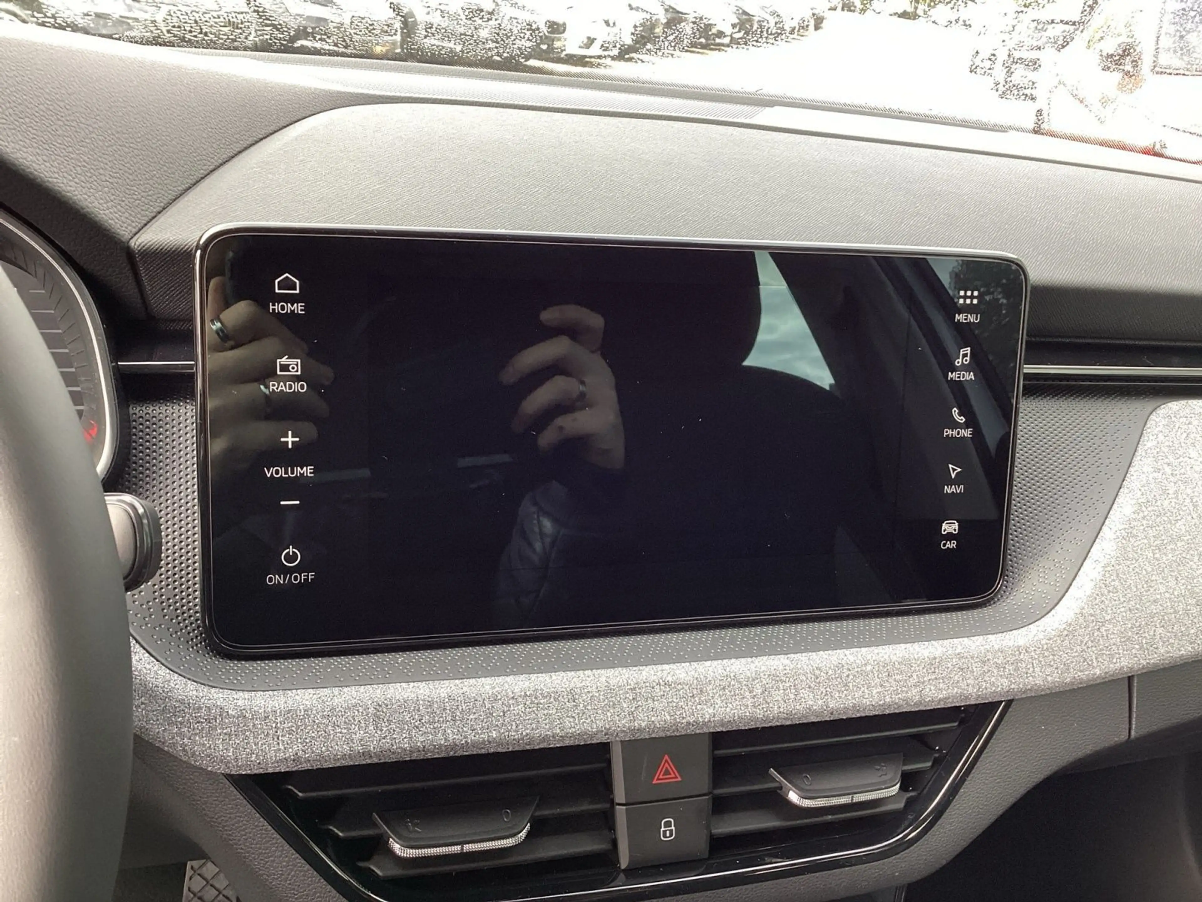 Skoda Kamiq Selection 1.5TSI*NAVI*AHK*ACC*LED* — photo 12