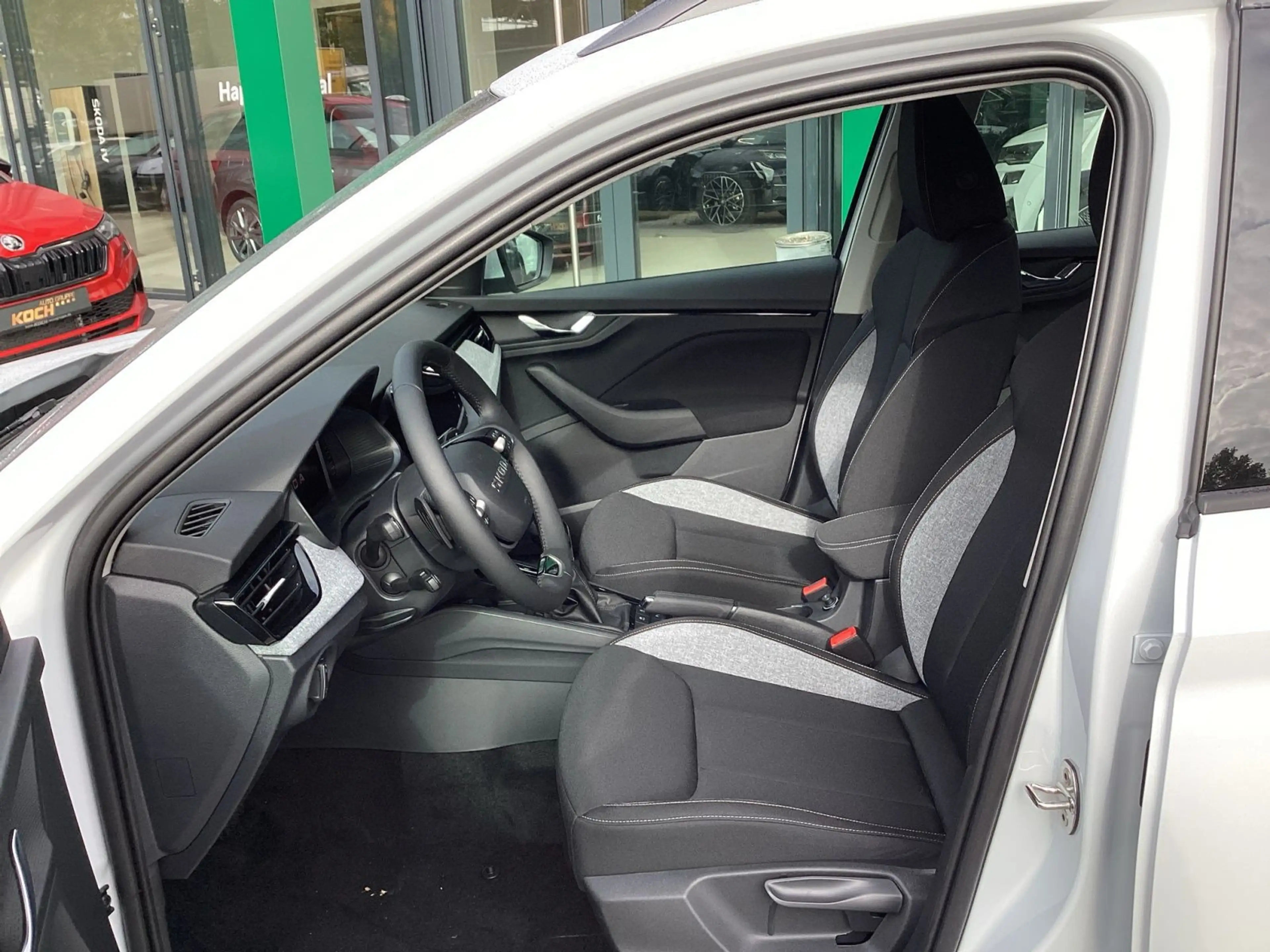 Skoda Kamiq Selection 1.5TSI*NAVI*AHK*ACC*LED* — photo 9
