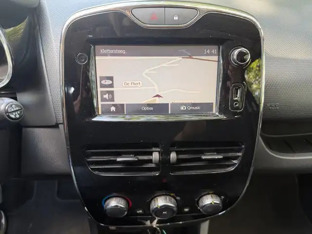 Renault Clio view 14