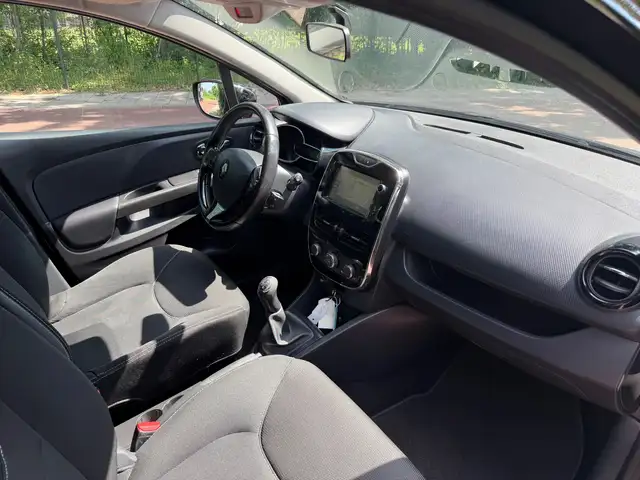 Renault Clio view 13