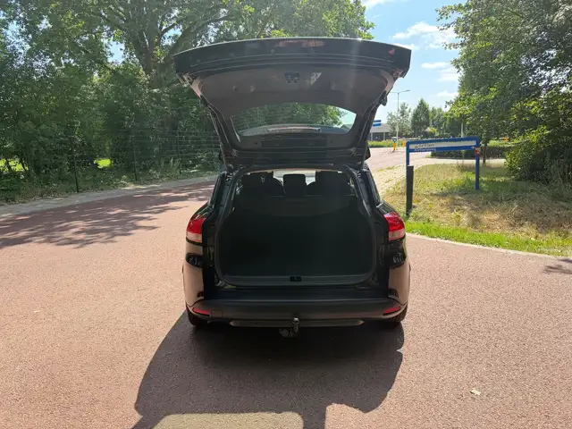 Renault Clio view 9