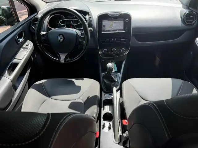 Renault Clio view 11