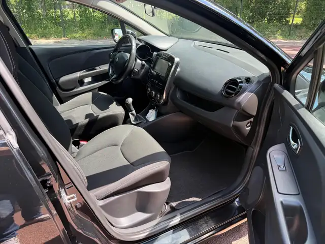 Renault Clio view 12